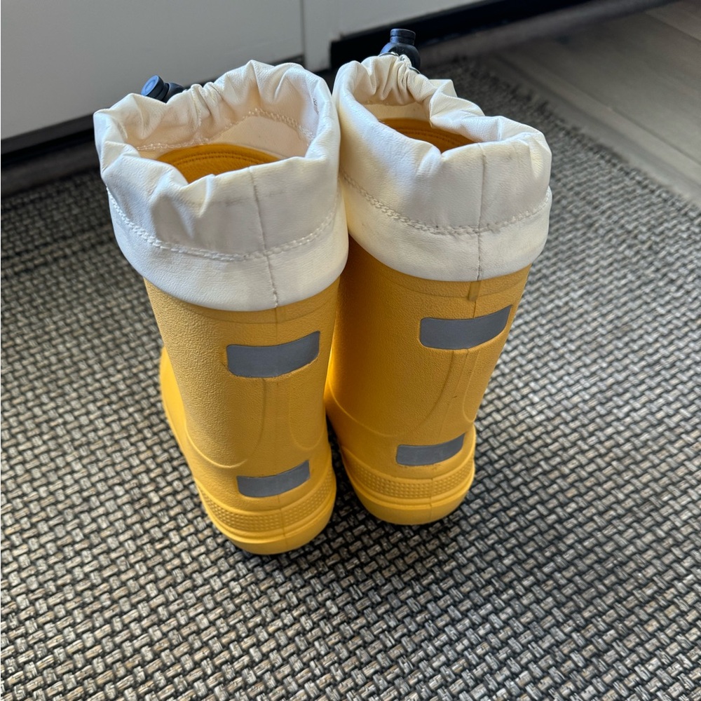 Rainboots for toddler girl and boy - Picture 2 of 3